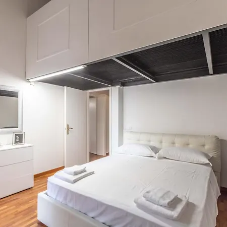 Lägenhet Ubaldini House, By Short Holidays